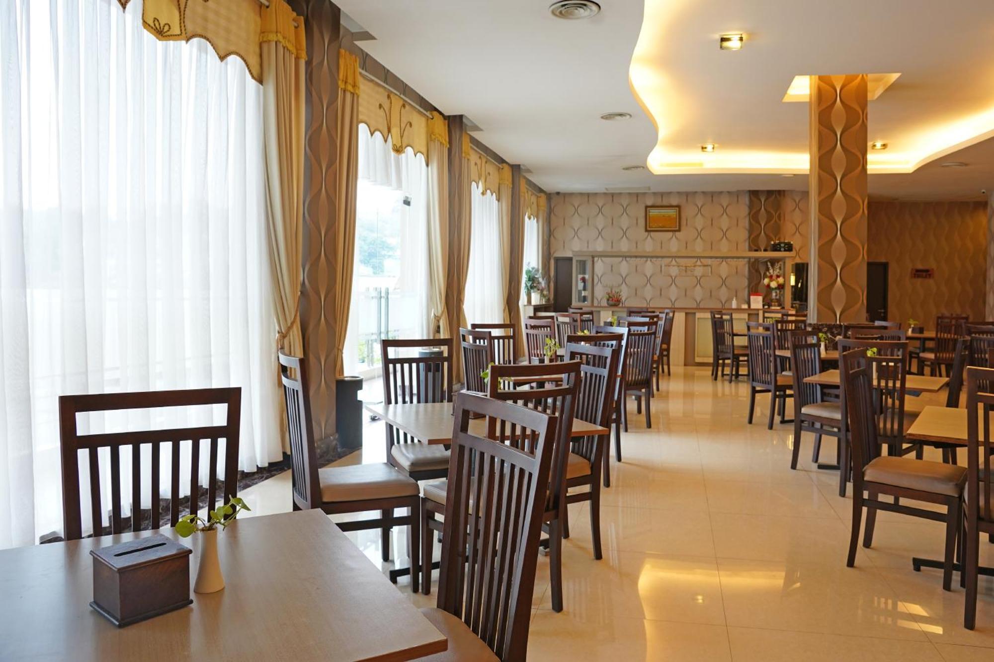 בנדר למפונג Arinas Hotel מראה חיצוני תמונה